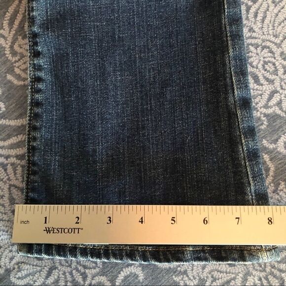 Awesome Express Distressed Eva Boot Leg Jeans size 2! - Picture 15 of 16
